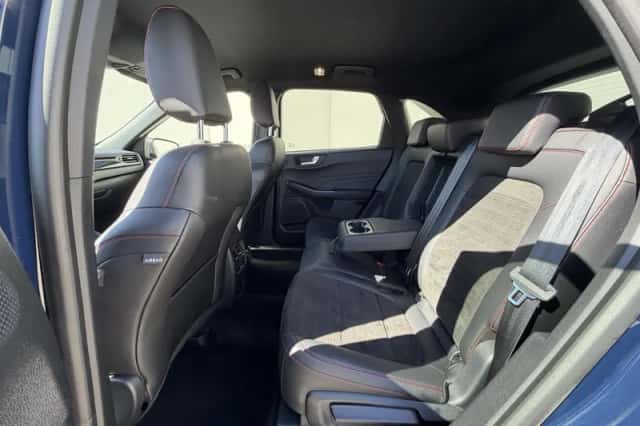 Ford Kuga (2023) thumbnail 13