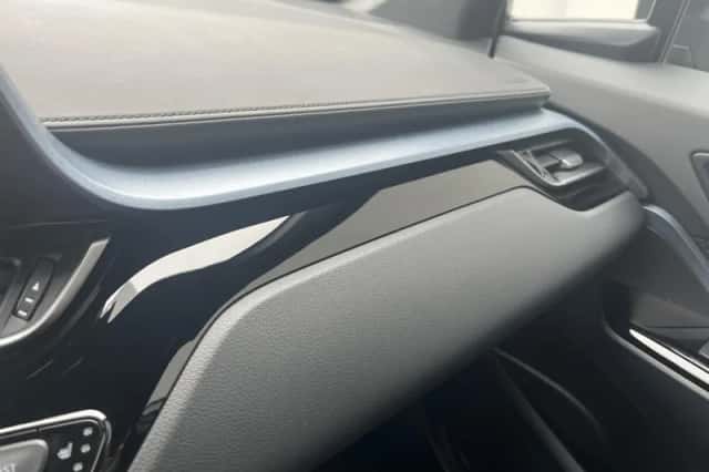Toyota C-HR (2021) thumbnail 26