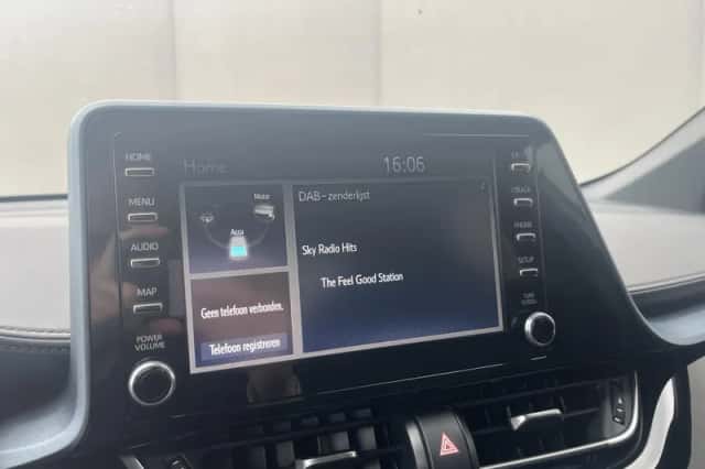 Toyota C-HR (2021) thumbnail 32