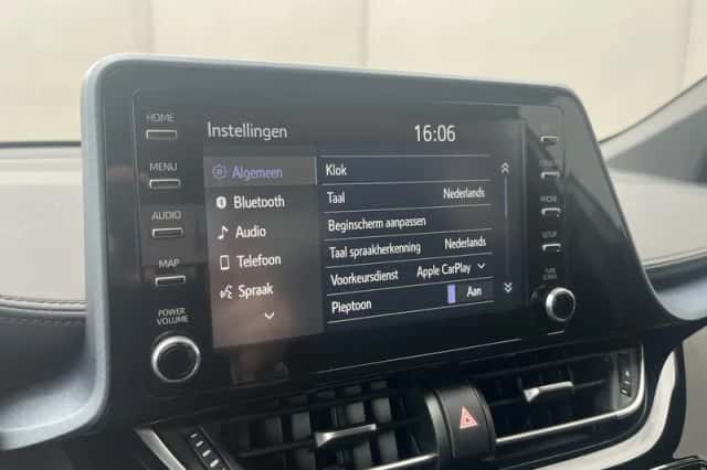 Toyota C-HR (2021) thumbnail 39
