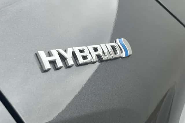 Toyota C-HR (2021) thumbnail 5