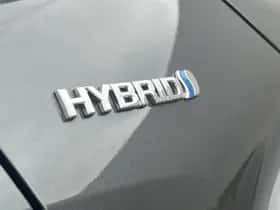 Toyota C-HR (2021) thumbnail 8