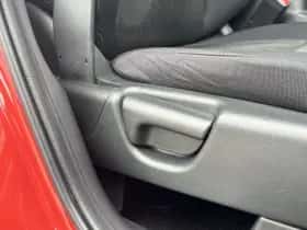 Honda CR-V (2016) thumbnail 52