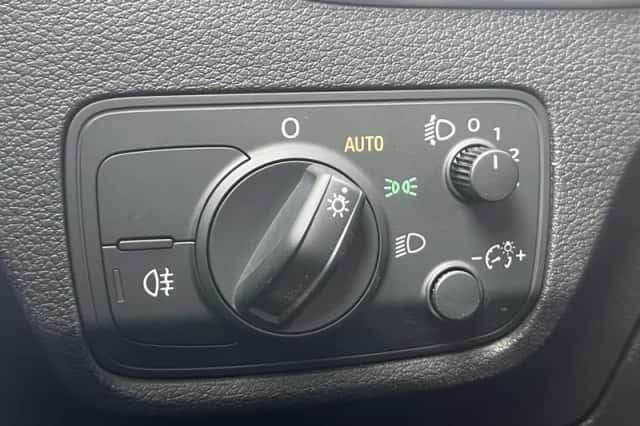 Audi Q2 (2017) thumbnail 31