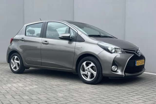 Toyota Yaris (2016) thumbnail 18