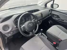Toyota Yaris (2016) thumbnail 19