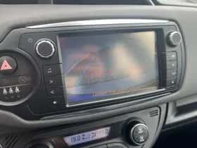 Toyota Yaris (2016) thumbnail 4