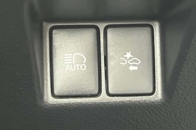 Toyota Yaris (2016) thumbnail 40