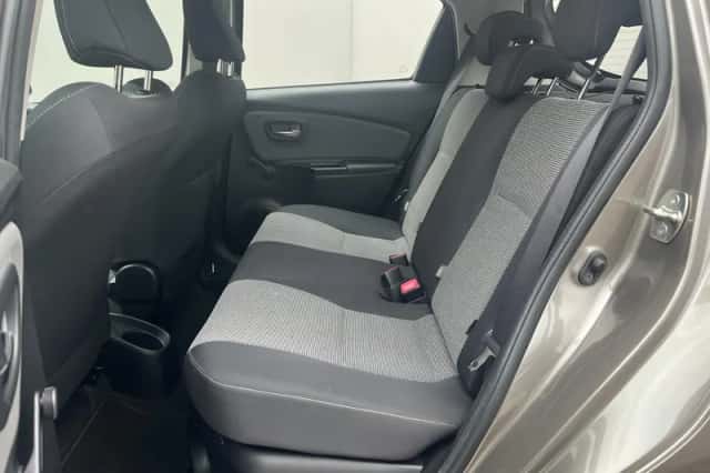 Toyota Yaris (2016) thumbnail 7