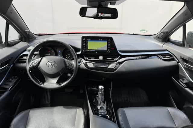 Toyota C-HR (2021) thumbnail 2