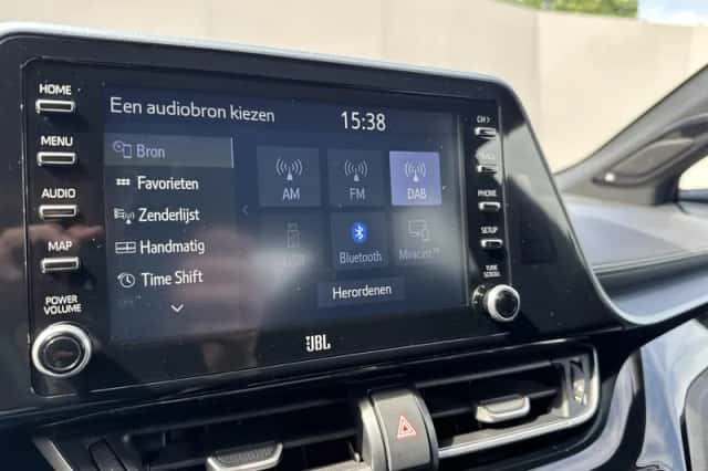 Toyota C-HR (2021) thumbnail 37
