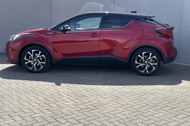 Toyota C-HR (2021) thumbnail 9