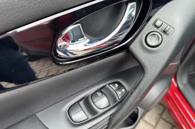 Nissan Qashqai (2016) thumbnail 14