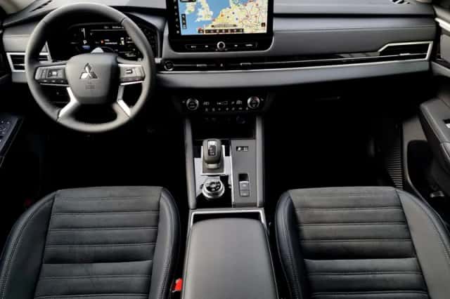 Mitsubishi Outlander (2026) thumbnail 2