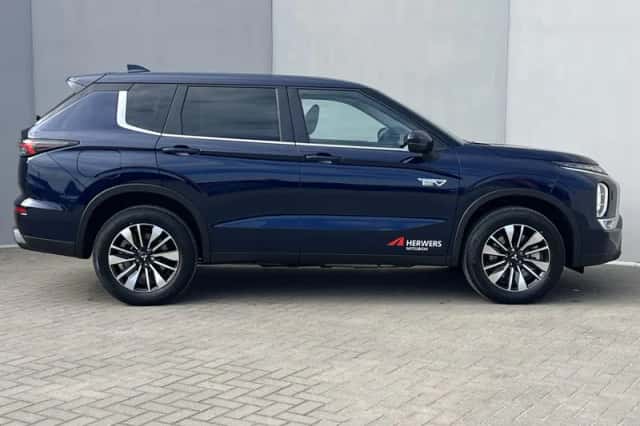 Mitsubishi Outlander (2026) thumbnail 17