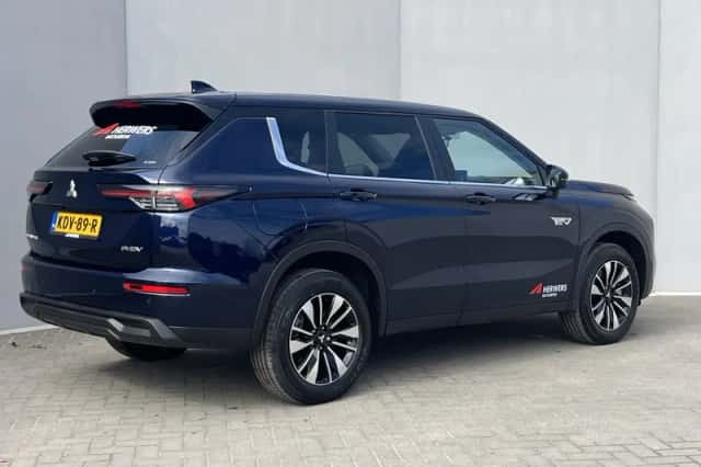 Mitsubishi Outlander (2026) thumbnail 3