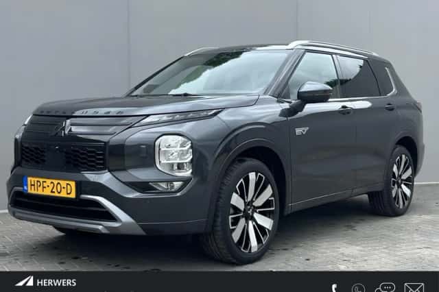 Mitsubishi Outlander (2025) thumbnail 1