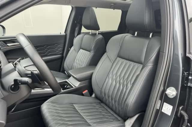 Mitsubishi Outlander (2025) thumbnail 6