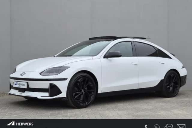 Hyundai Ioniq 6 (2023) thumbnail 1