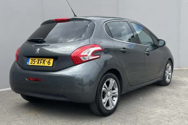 Peugeot 208 (2012) thumbnail 3
