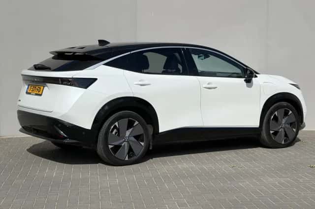 Nissan Ariya (2023) thumbnail 3