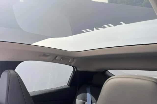 Nissan Leaf (2026) thumbnail 5