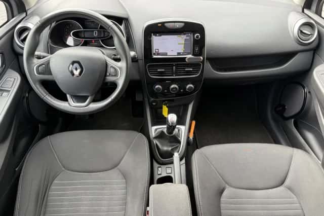 Renault Clio (2017) thumbnail 2