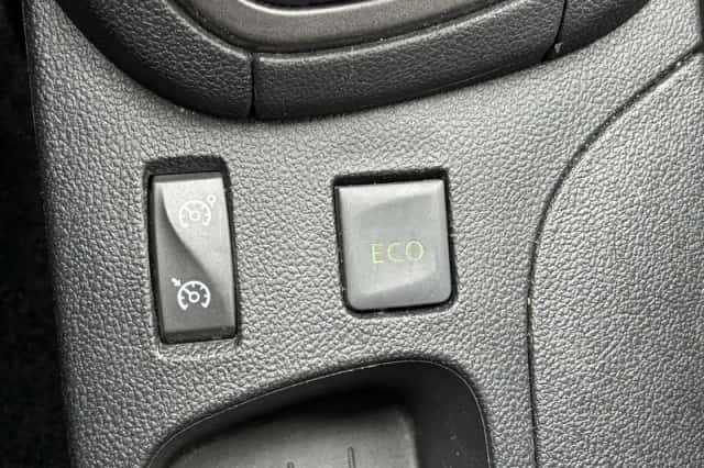 Renault Clio (2017) thumbnail 4