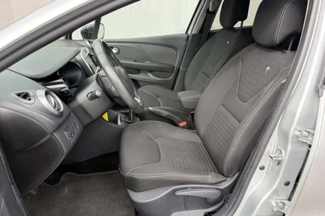 Renault Clio (2017) thumbnail 6