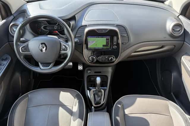Renault Captur (2016) thumbnail 2