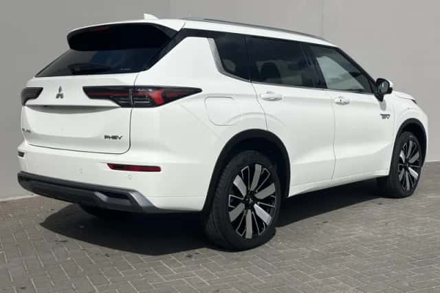 Mitsubishi Outlander (2026) thumbnail 3