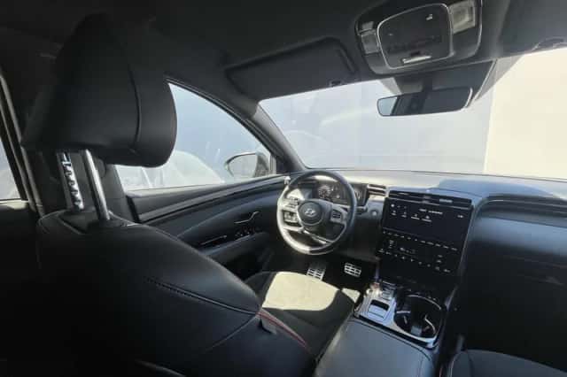 Hyundai Tucson (2023) thumbnail 2