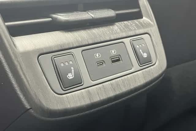 Nissan Ariya (2024) thumbnail 4