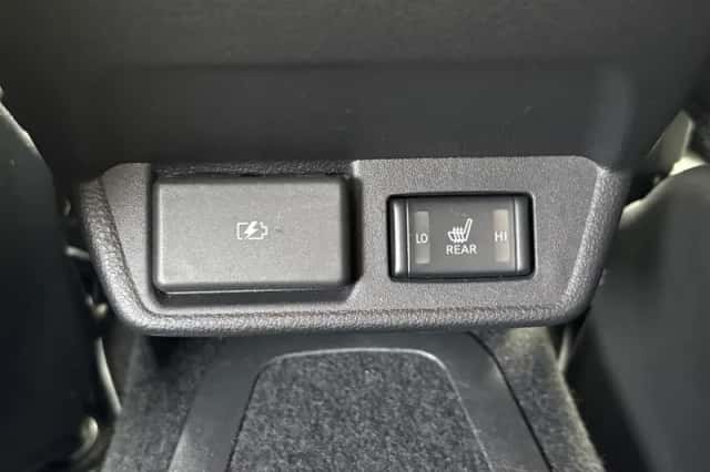 Nissan Leaf (2023) thumbnail 5