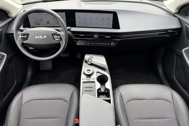 Kia EV6 (2025) thumbnail 2