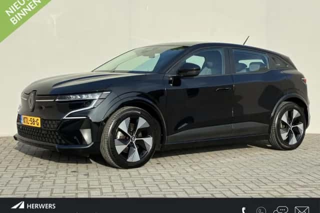 Renault Mégane E-Tech (2022) thumbnail 1