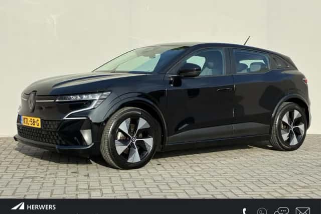 Renault Mégane E-Tech (2022) thumbnail 1