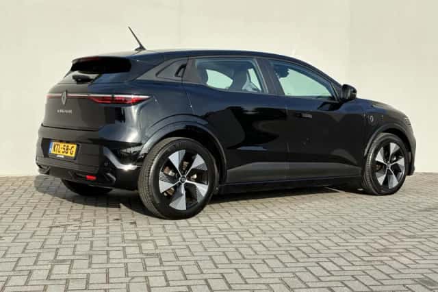 Renault Mégane E-Tech (2022) thumbnail 3