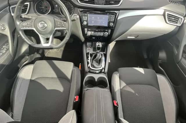 Nissan Qashqai (2018) thumbnail 2