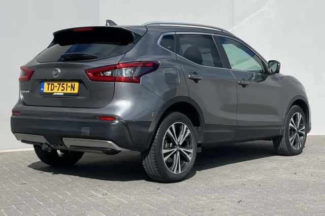 Nissan Qashqai (2018) thumbnail 3