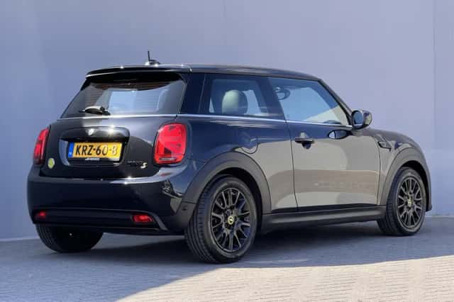MINI Mini Electric (2022) thumbnail 3