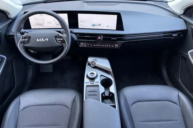 Kia EV6 (2025) thumbnail 2