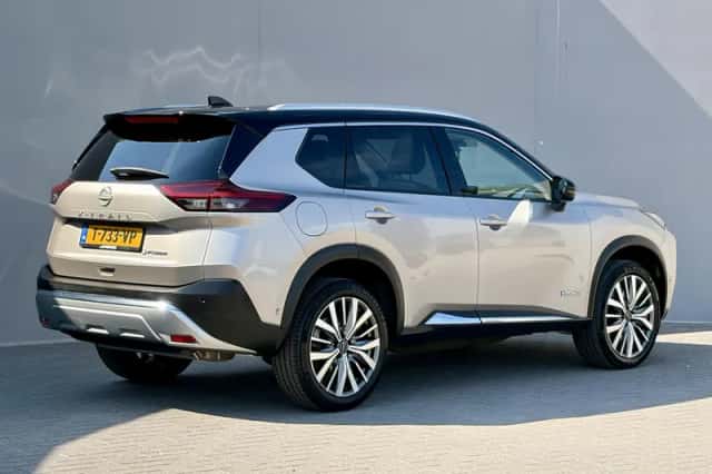 Nissan X-Trail (2023) thumbnail 3