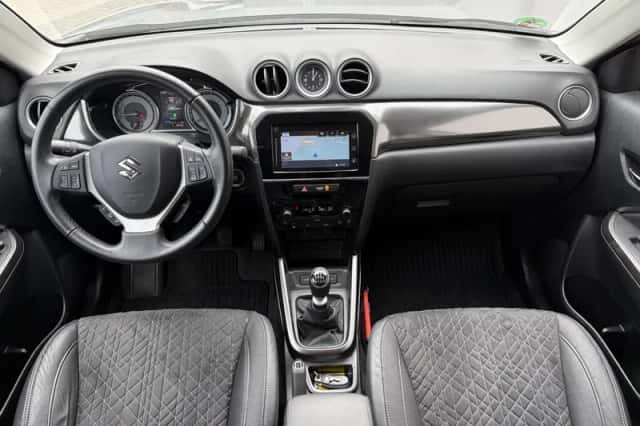 Suzuki Vitara (2023) thumbnail 2