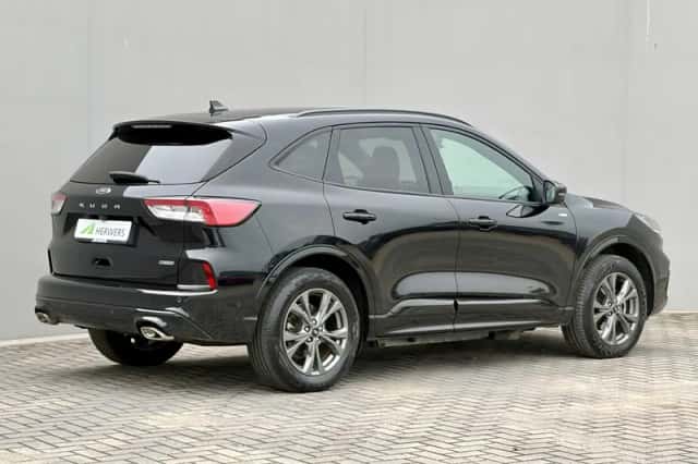 Ford Kuga (2023) thumbnail 3