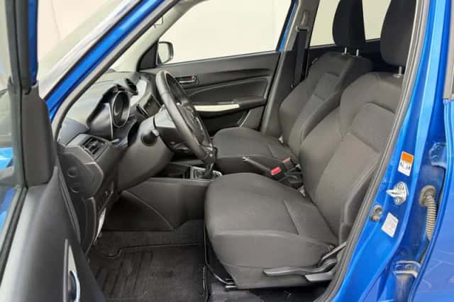 Suzuki Swift (2019) thumbnail 6