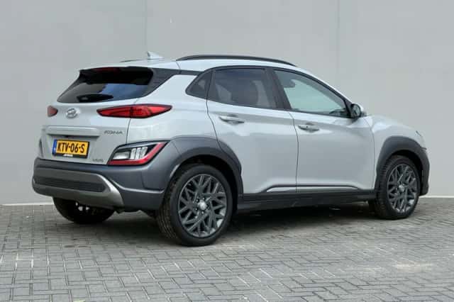 Hyundai Kona (2022) thumbnail 3