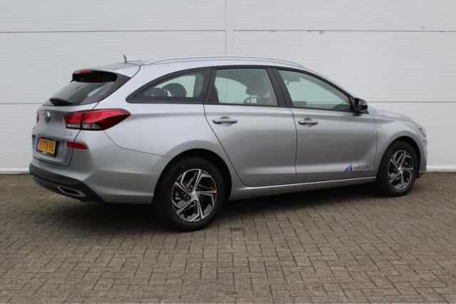 Hyundai i30 (2024) thumbnail 3