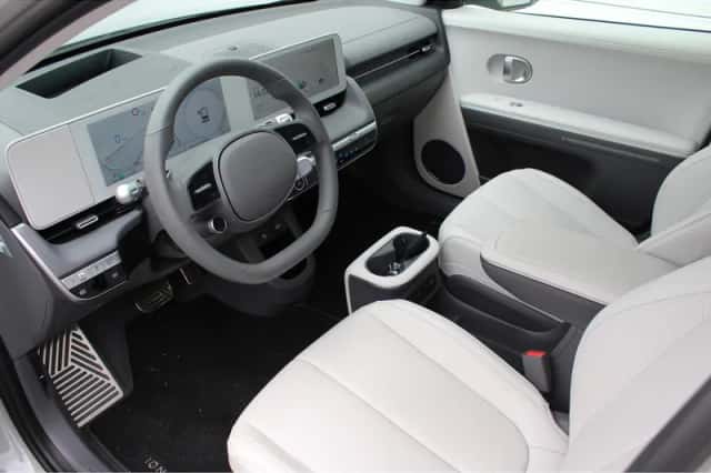 Hyundai Ioniq 5 (2023) thumbnail 18
