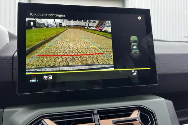 Dacia Spring (2024) thumbnail 5